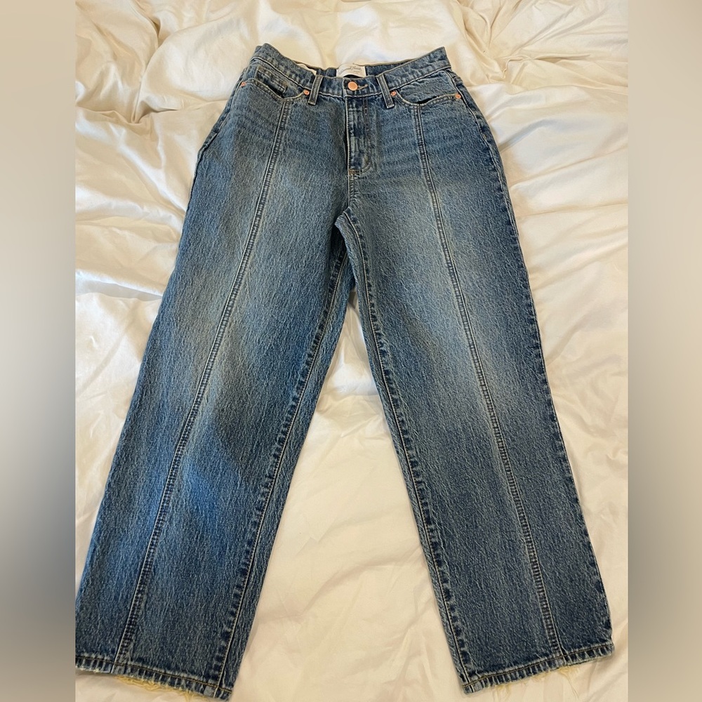 Universal Thread High Waisted Straight Jeans Size 2